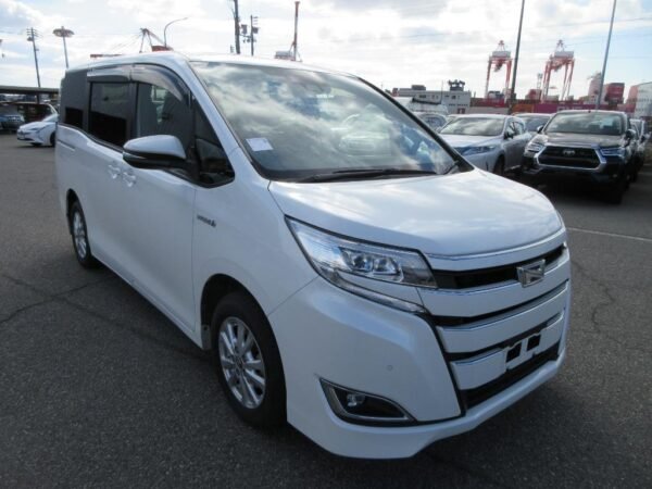 Toyota Noah G Hybrid 2020 - Image 3