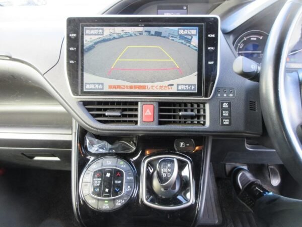 Toyota Noah G Hybrid 2020 - Image 19