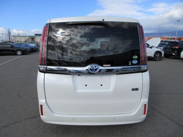 Toyota Noah G Hybrid 2020 - Image 8