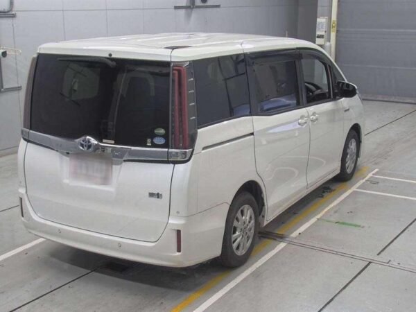 Toyota Noah G Hybrid 2020 - Image 15