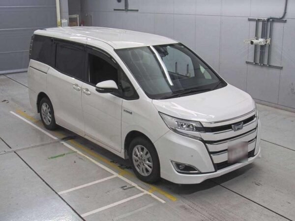 Toyota Noah G Hybrid 2020 - Image 13