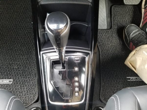 Toyota Corolla Fielder Hybrid WXB 2019 - Image 13