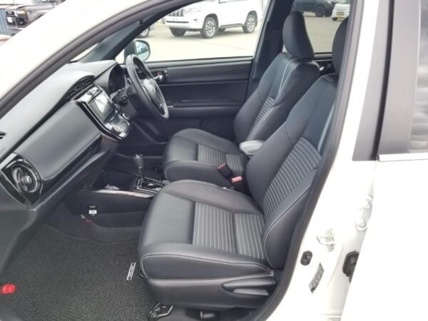 Toyota Corolla Fielder Hybrid WXB 2019 - Image 16