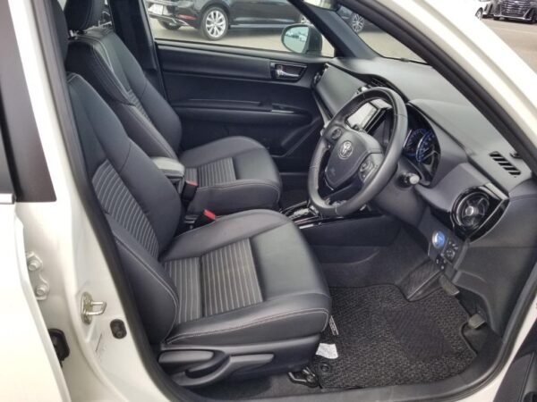 Toyota Corolla Fielder Hybrid WXB 2019 - Image 15