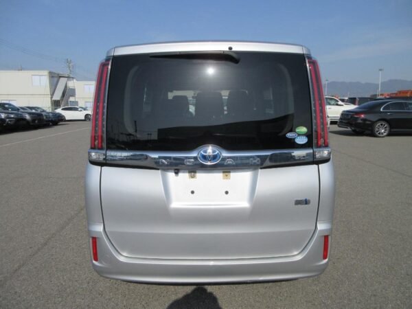 Toyota Noah X Package Hybrid 2020 - Image 6