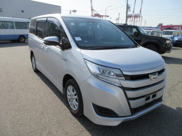 Toyota Noah X Package Hybrid 2020 - Image 3